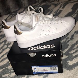 Women’s adidas Advantage sneaker size 8 NWT